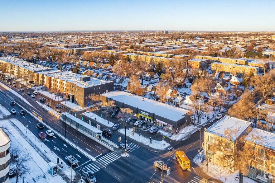 8529-8565 Boul Pie IX, Montréal, QC for sale - Aerial - Image 2 of 2