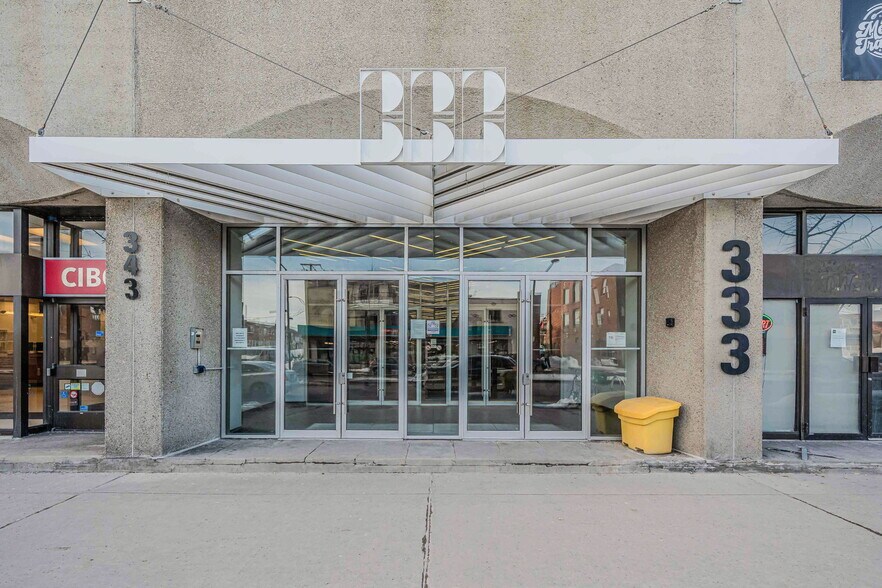 323-355 Rue Chabanel O, Montréal, QC for lease - Building Photo - Image 3 of 3