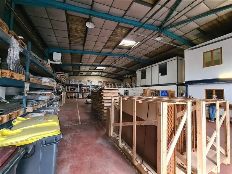 Flex in Woippy for lease - Interior Photo - Image 2 of 8