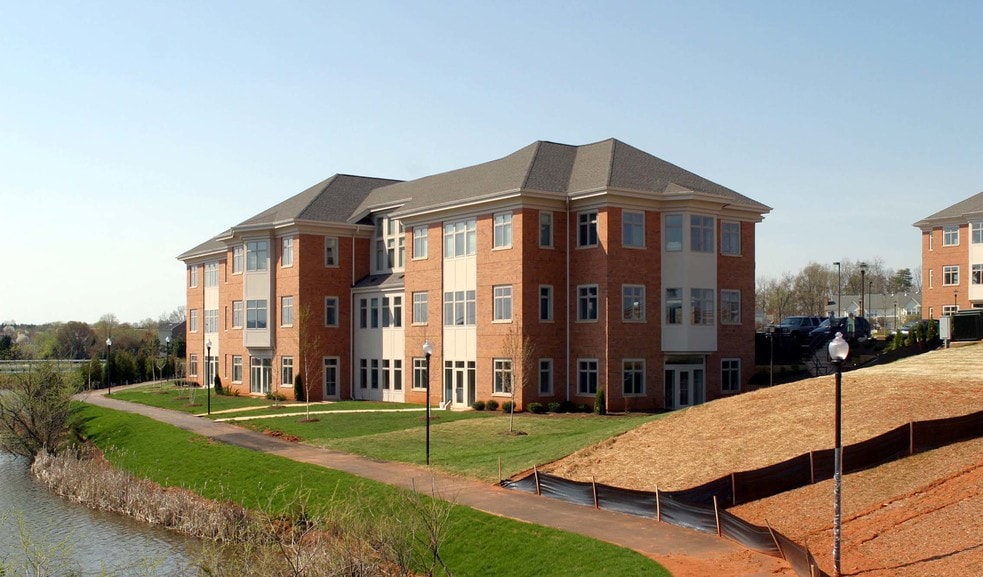 46165 Westlake Dr, Sterling, VA for sale - Building Photo - Image 3 of 32