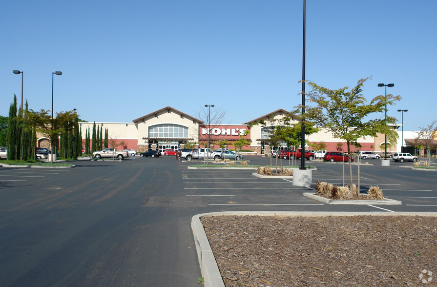 9600-9688 Bruceville Rd, Elk Grove, CA for lease - Primary Photo - Image 3 of 11