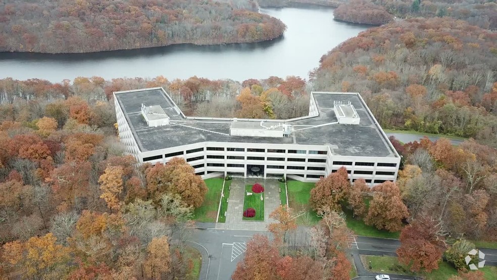 1 Pepsi Way, Katonah, NY for lease - ProVideo LoopNet - Image 3 of 10