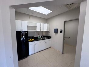 50101 Governors Dr, Chapel Hill, NC for lease Interior Photo- Image 2 of 4