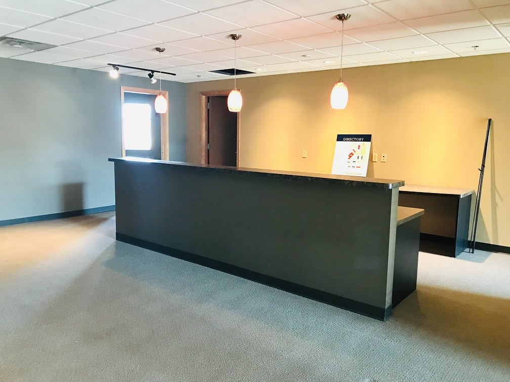 18985 W Capitol Dr, Brookfield, WI for lease Interior Photo- Image 1 of 4