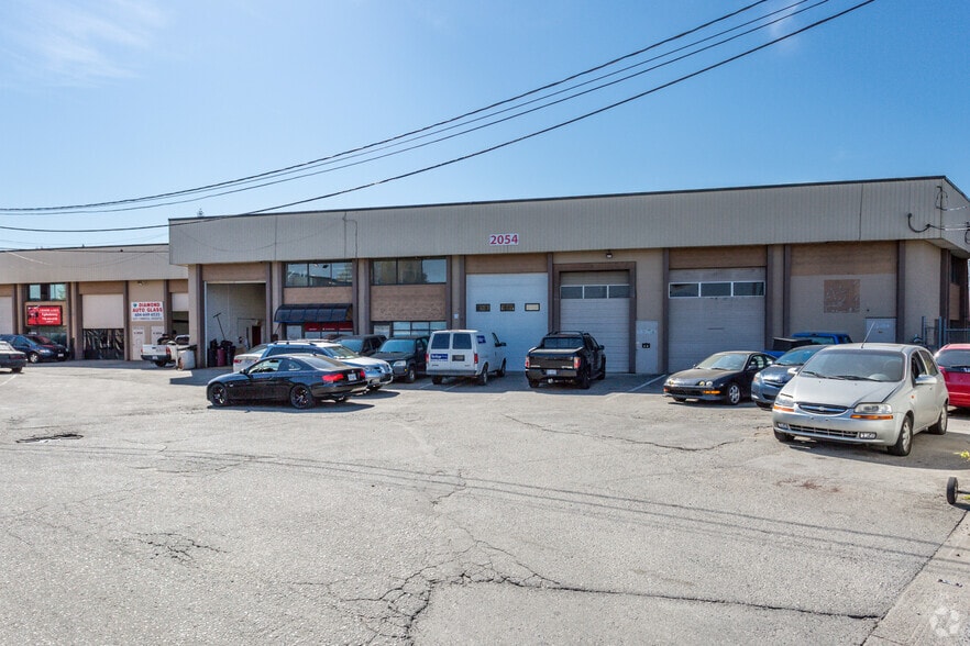 2054 Kingsway Ave, Port Coquitlam, BC for lease - Building Photo - Image 3 of 4