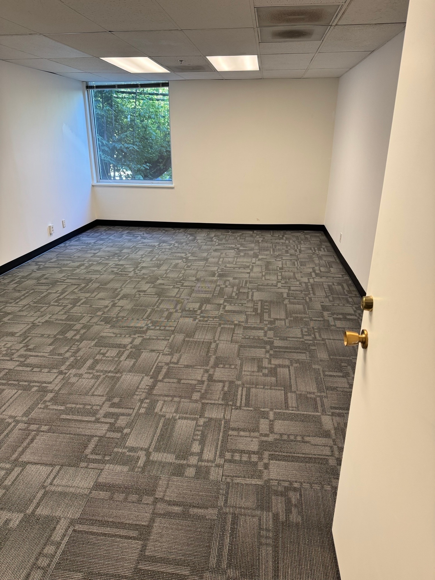 1120 SE Main St, Portland, OR for lease Interior Photo- Image 1 of 1