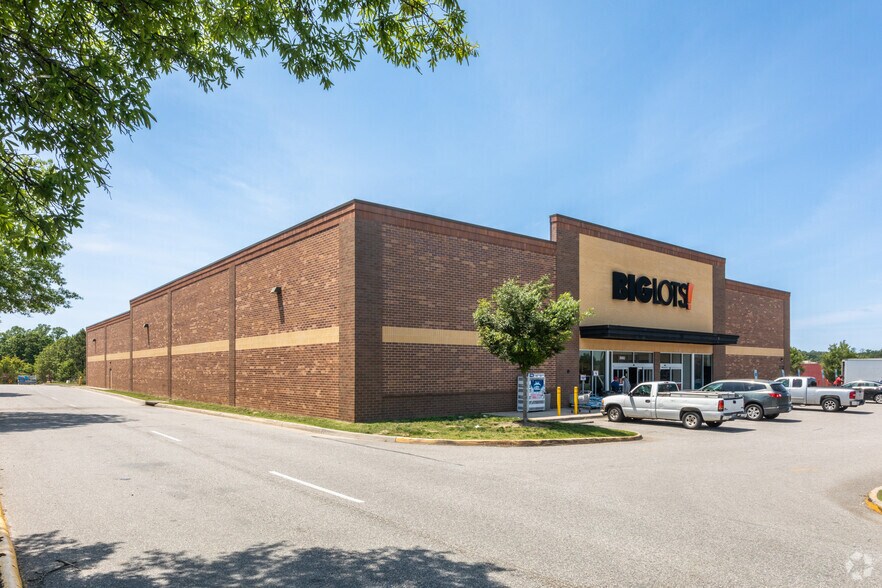 2660 Weir Pl, Chester, VA for sale - Primary Photo - Image 1 of 1