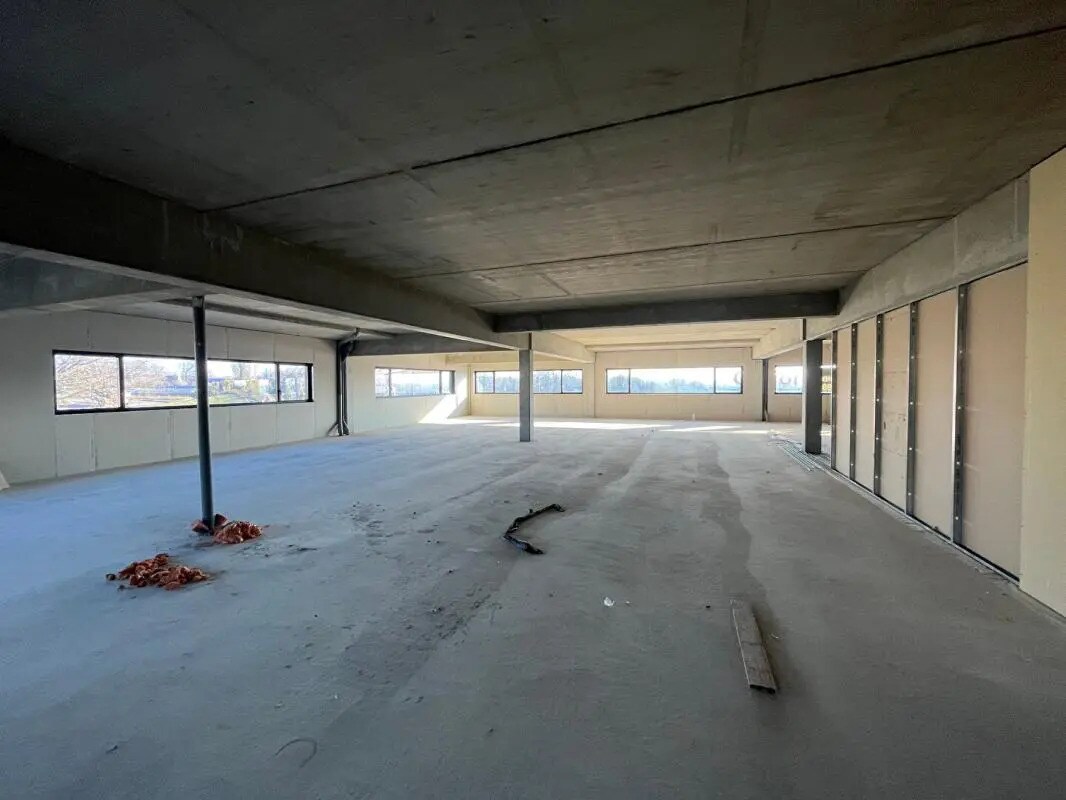 Office in Quimper for lease Building Photo- Image 1 of 5