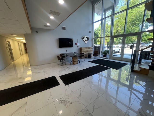 24 Merchants Way, Colts Neck, NJ for lease - Interior Photo - Image 2 of 10