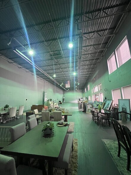 1190 Eastchester Dr, High Point, NC for lease - Interior Photo - Image 3 of 8