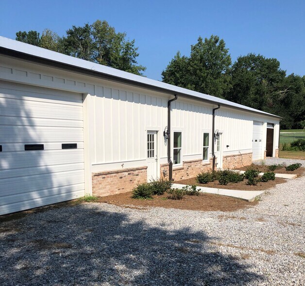 2001 Bridge Rd, Bogart, GA 30622