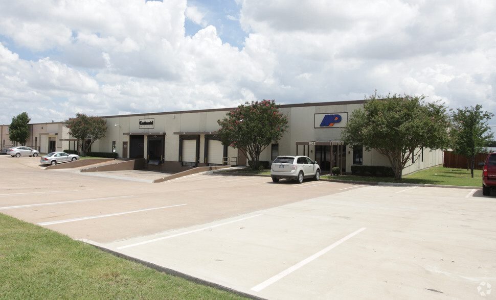 906-910 Fountain Pky, Grand Prairie, TX for lease - Primary Photo - Image 1 of 3