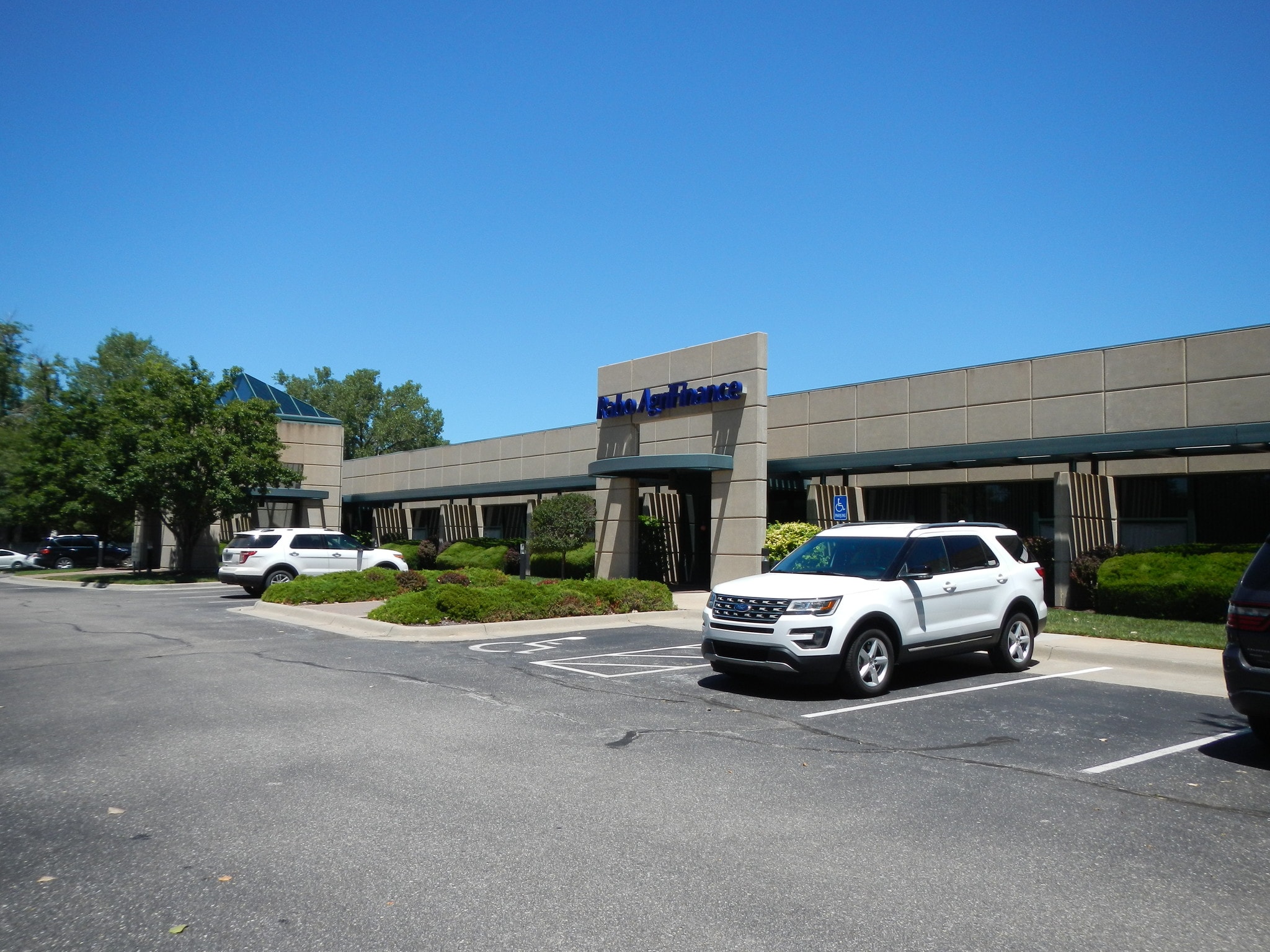 2872 N Ridge Rd, Wichita, KS for sale Building Photo- Image 1 of 1