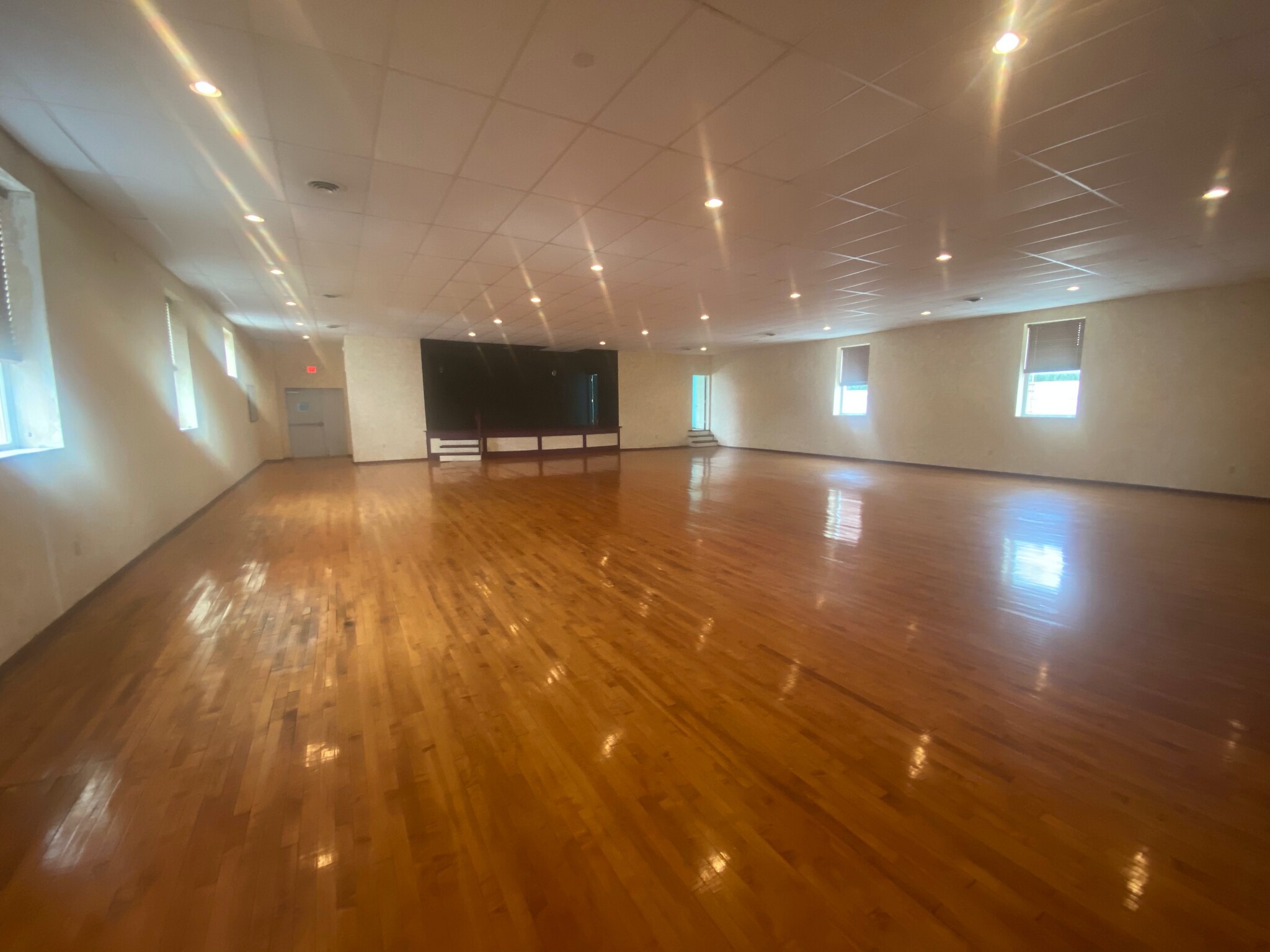 1020-1024 5th Ave, Coraopolis, PA for sale Interior Photo- Image 1 of 1