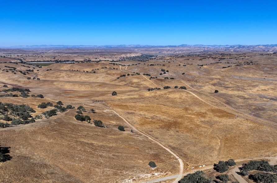 12000 Nacimiento Lake Dr, Bradley, CA for sale - Primary Photo - Image 1 of 25