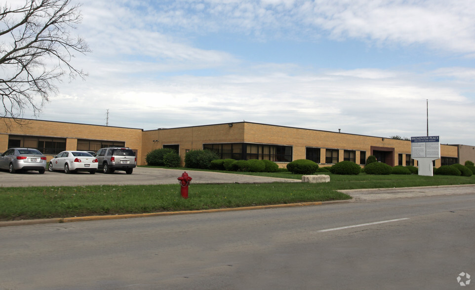 2000 S 25th Ave, Broadview, IL for lease - Building Photo - Image 2 of 8