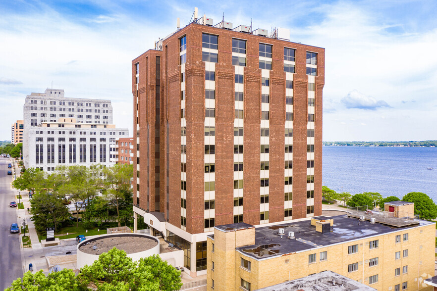 131 W Wilson St, Madison, WI for sale - Primary Photo - Image 1 of 1