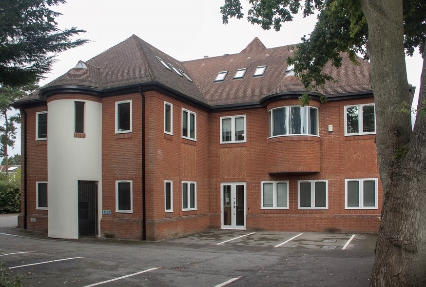 The Square, Lightwater for lease - Building Photo - Image 2 of 8