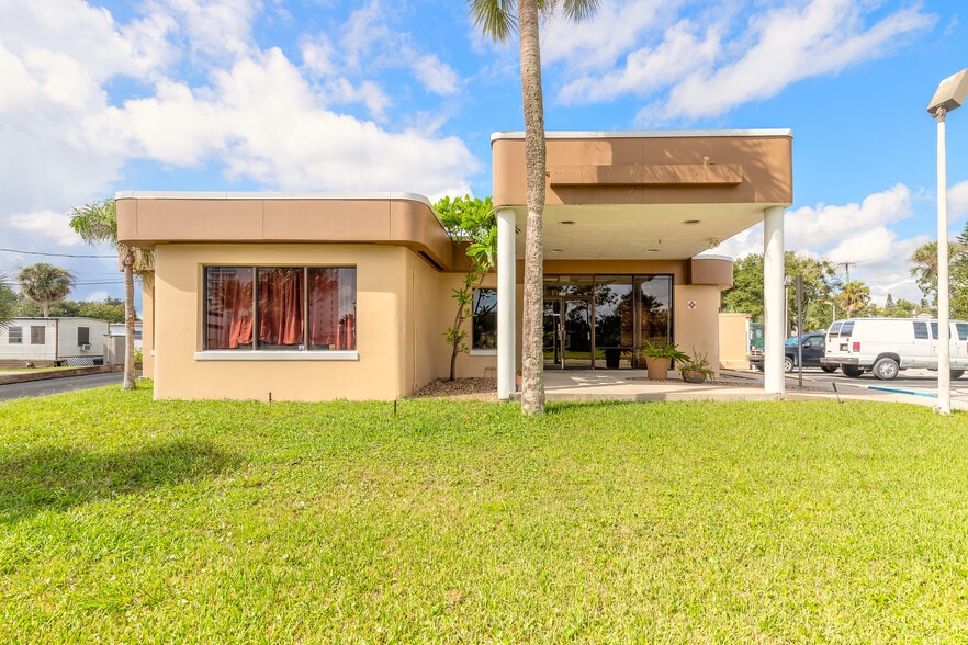 258 Riverside Dr, Daytona Beach, FL for sale - Building Photo - Image 3 of 57