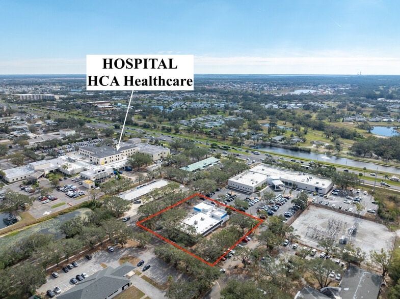 4031 Upper Creek Dr, Sun City Center, FL for lease - Building Photo - Image 3 of 6