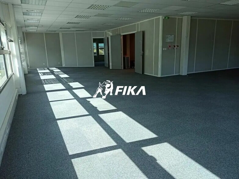 Office in Toulouse for lease - Interior Photo - Image 2 of 14