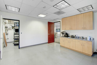 9301 Corbin Ave, Northridge, CA for lease Building Photo- Image 1 of 8