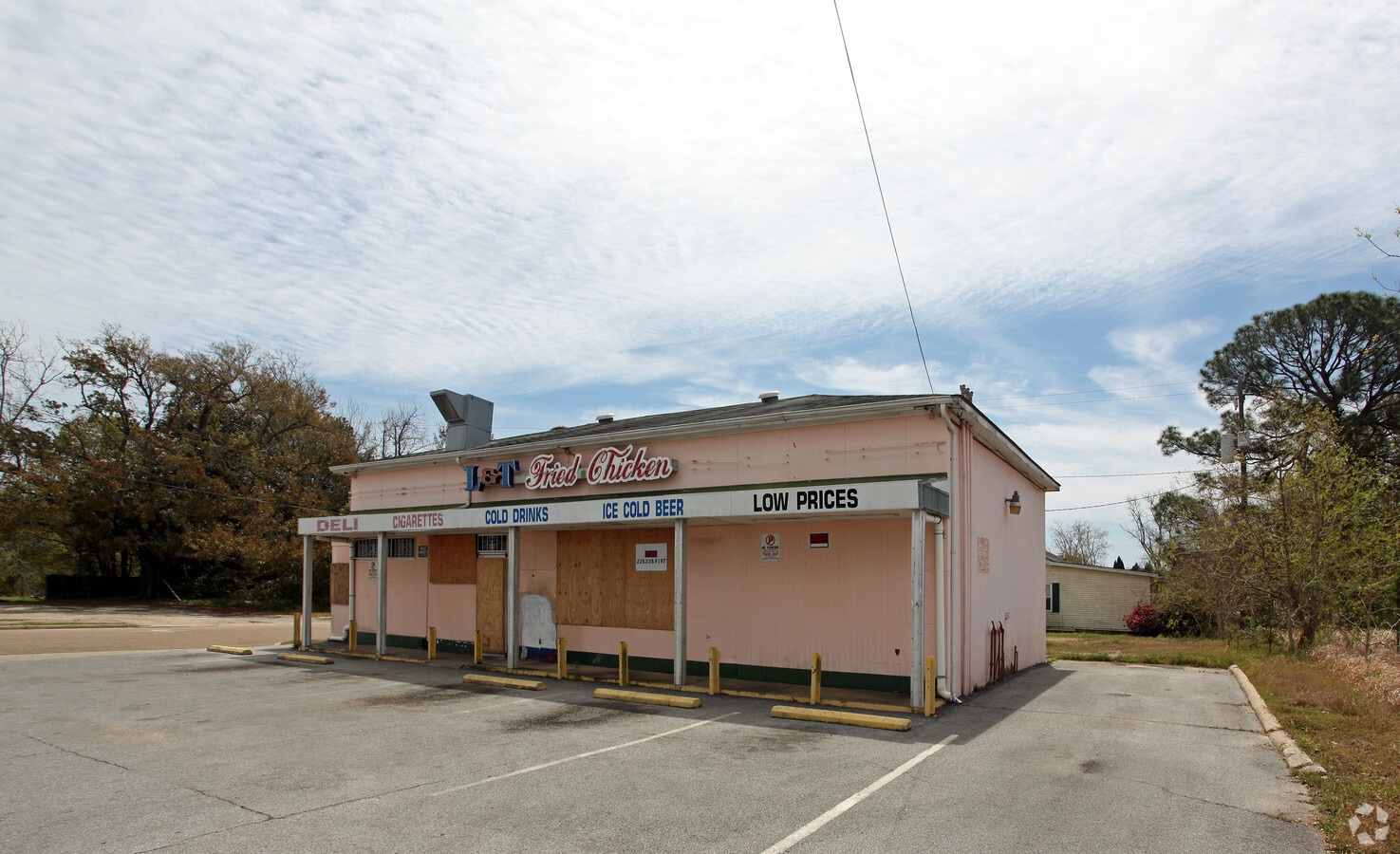 6840 Grierson St, Moss Point, MS 39563