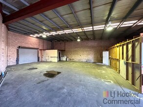 3 Luke Cl, West Gosford for lease Interior Photo- Image 2 of 7