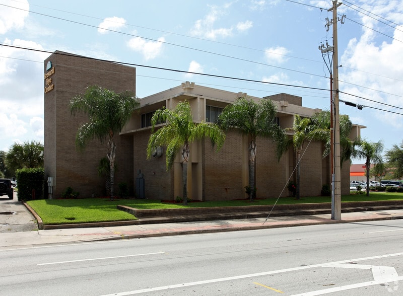 250 N Courtenay Pky, Merritt Island, FL for lease - Building Photo - Image 2 of 85