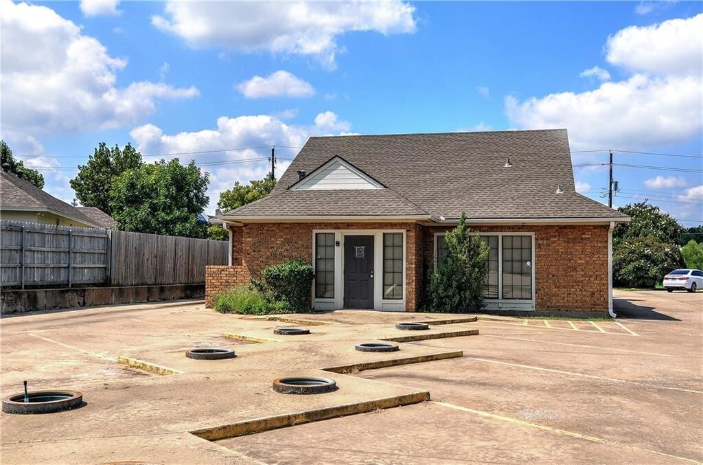 2100 Monte Cristo Dr, Sherman, TX for sale Primary Photo- Image 1 of 1