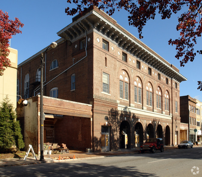 1112 Main St, Lynchburg, VA for sale - Building Photo - Image 2 of 19