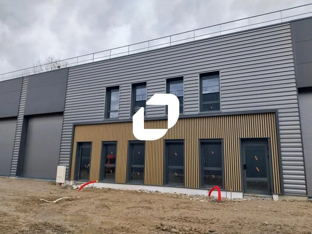 Location Local d'activités 269 m² - Photo 1