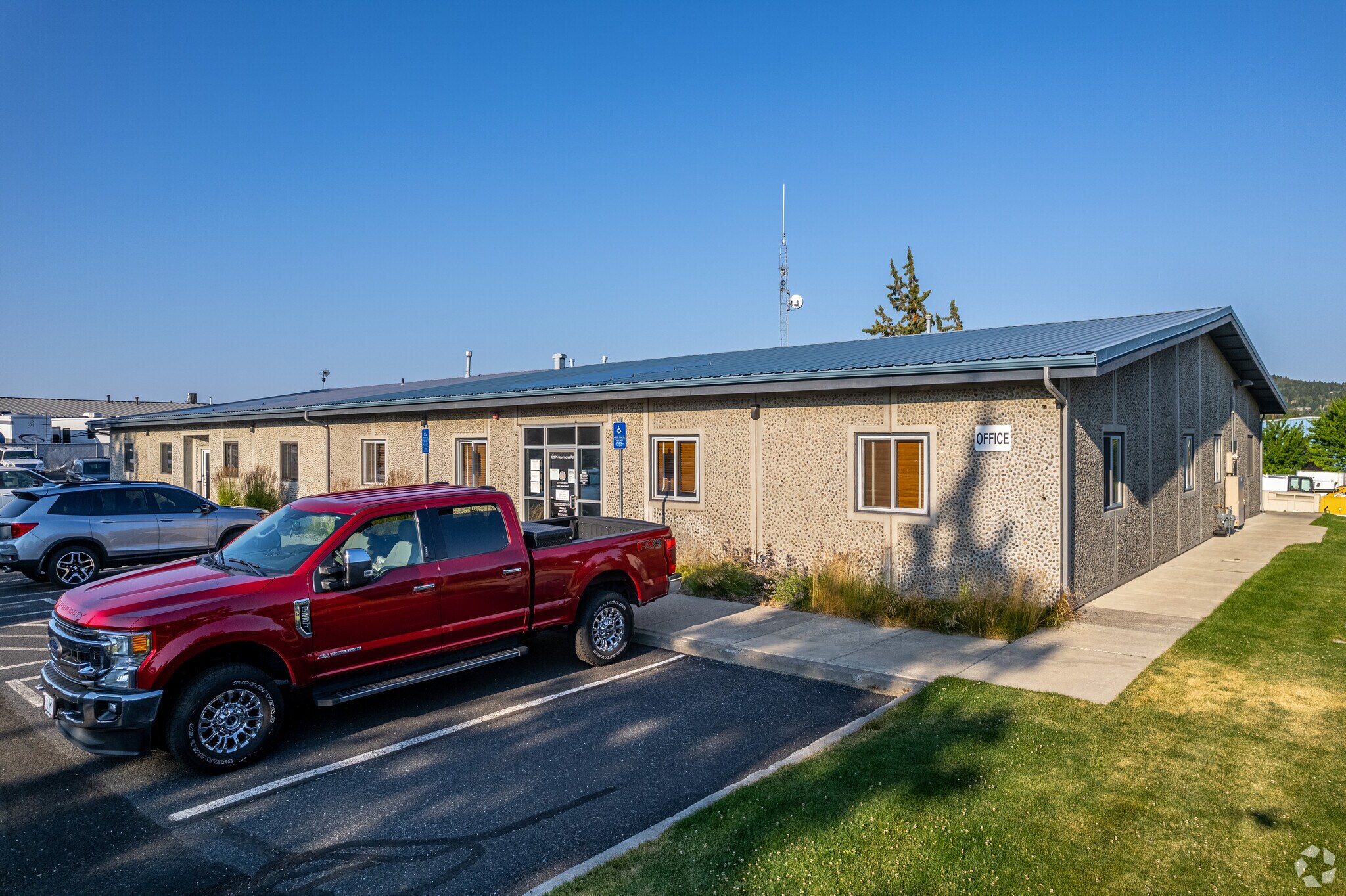 62975 Boyd Acres Rd, Bend, OR for sale Primary Photo- Image 1 of 1