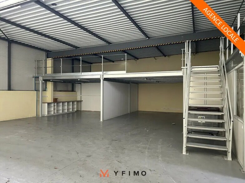 Flex in FRÉPILLON for lease - Interior Photo - Image 2 of 9