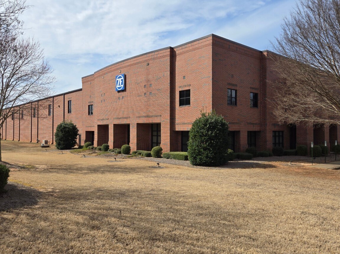5535 Rafe Ct, Flowery Branch, GA for lease Building Photo- Image 1 of 4