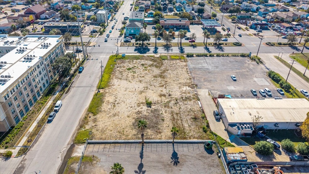 5302 Broadway Ave, Galveston, TX for sale - Building Photo - Image 3 of 9