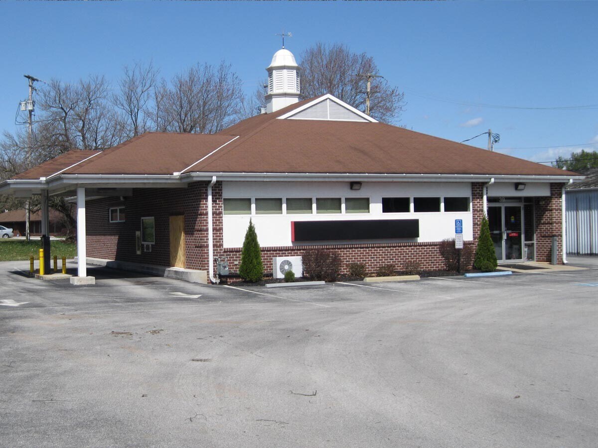 35 W Hanover St, Spring Grove, PA 17362