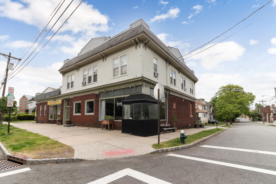 33 Walnut St, Montclair, NJ for sale - Building Photo - Image 1 of 1