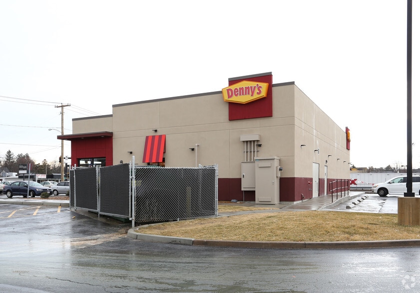 1284 Boston Rd, Springfield, MA for lease - Building Photo - Image 3 of 7