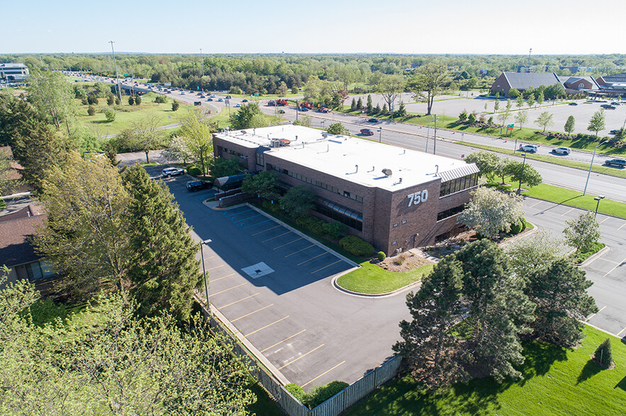 750 E Beltline Ave NE, Grand Rapids, MI for lease - Building Photo - Image 1 of 5