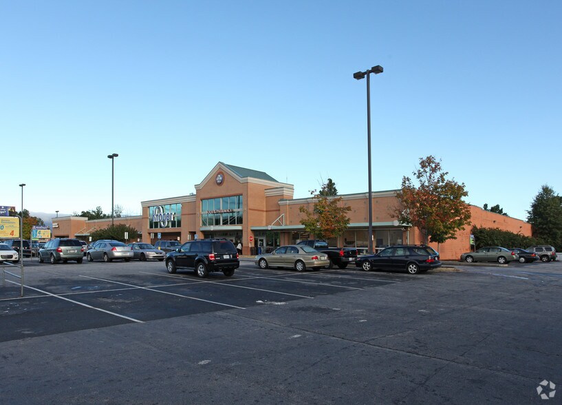 6670 Covington Hwy, Lithonia, GA for lease - Primary Photo - Image 1 of 5