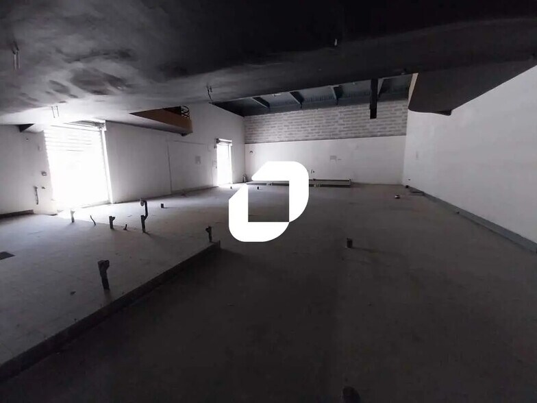 Retail in Montpellier for sale - Interior Photo - Image 3 of 14