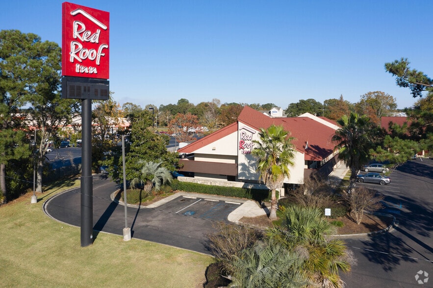 7480 Northwoods Blvd, Charleston, SC for sale - Primary Photo - Image 1 of 13