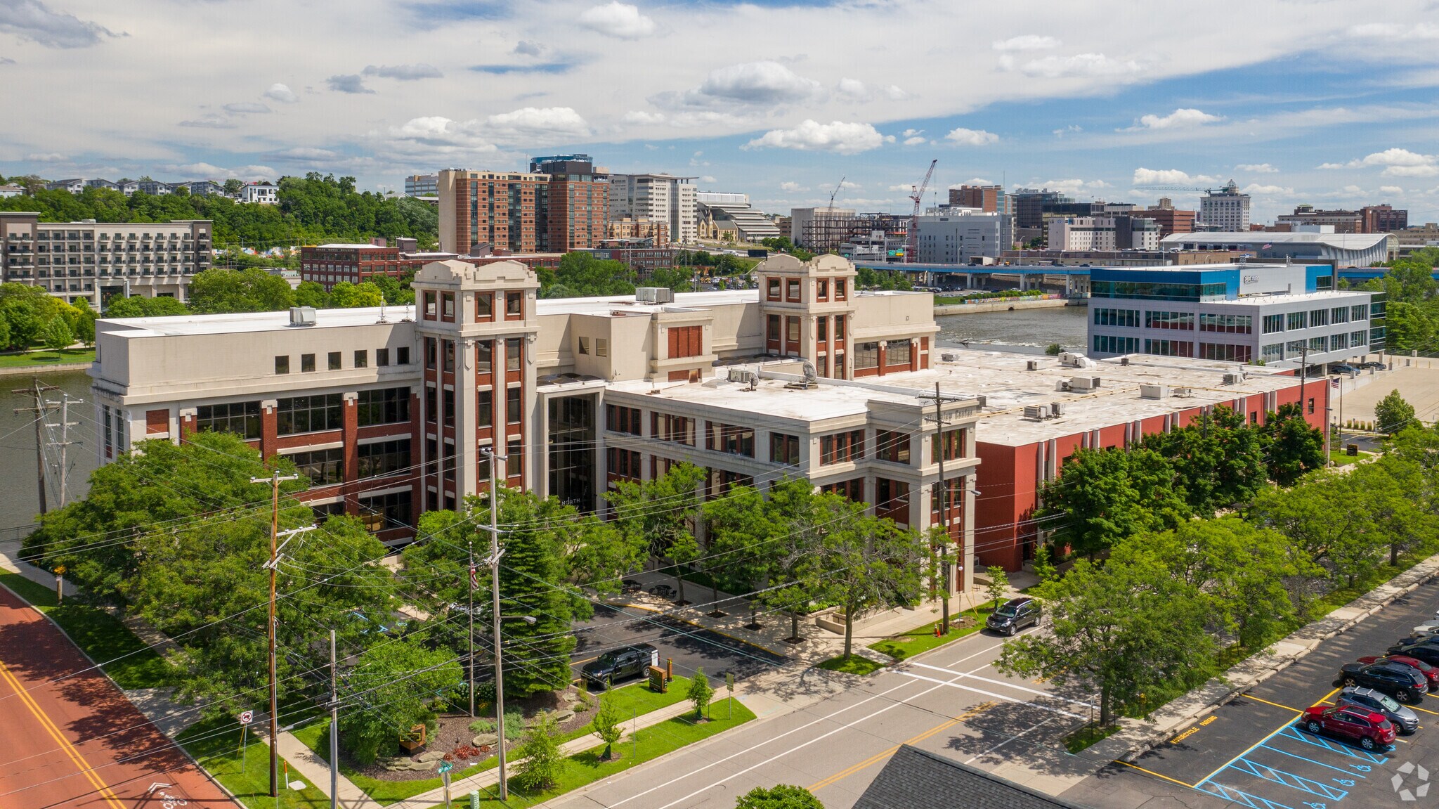 678 Front Ave NW, Grand Rapids, MI for sale Building Photo- Image 1 of 1