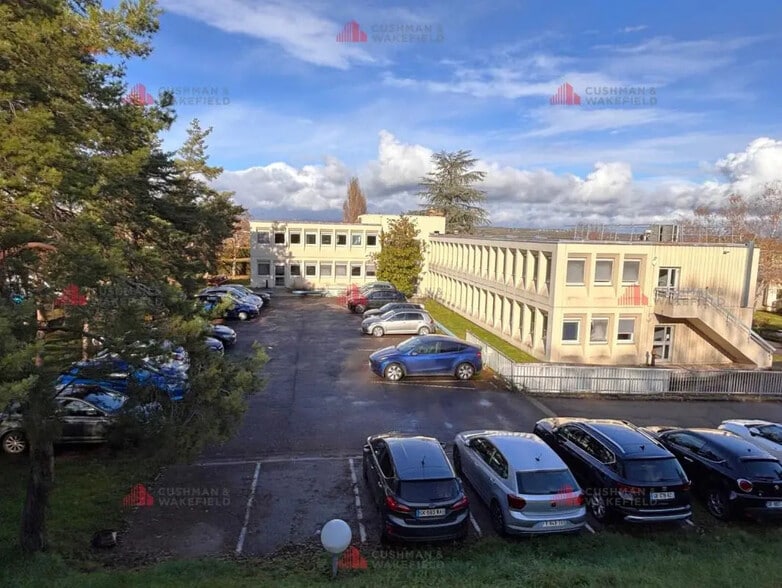 Office in Saint-Apollinaire for sale - Building Photo - Image 3 of 10