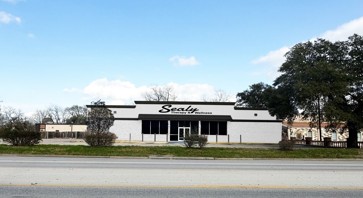 602 Meyer St, Sealy, TX for lease Building Photo- Image 1 of 15