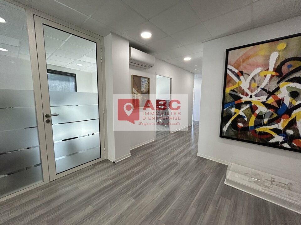 Office in Lattes for lease Interior Photo- Image 1 of 5