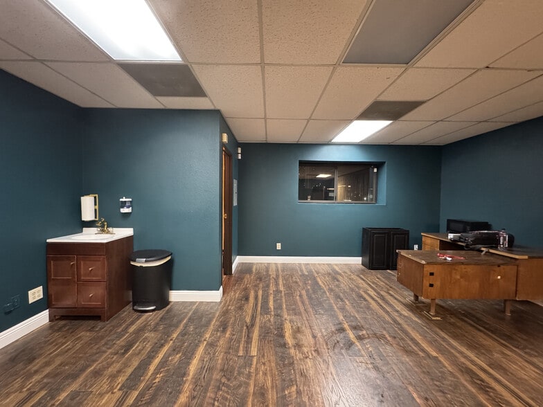 4755 W Flamingo Rd, Las Vegas, NV for lease - Interior Photo - Image 3 of 10