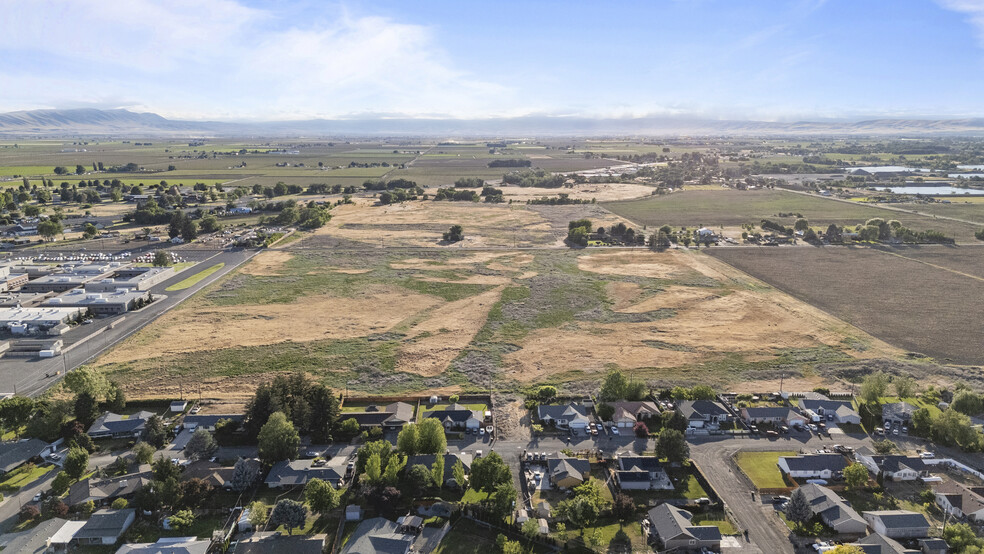 700 Division Road, Toppenish, WA for sale - Building Photo - Image 2 of 6