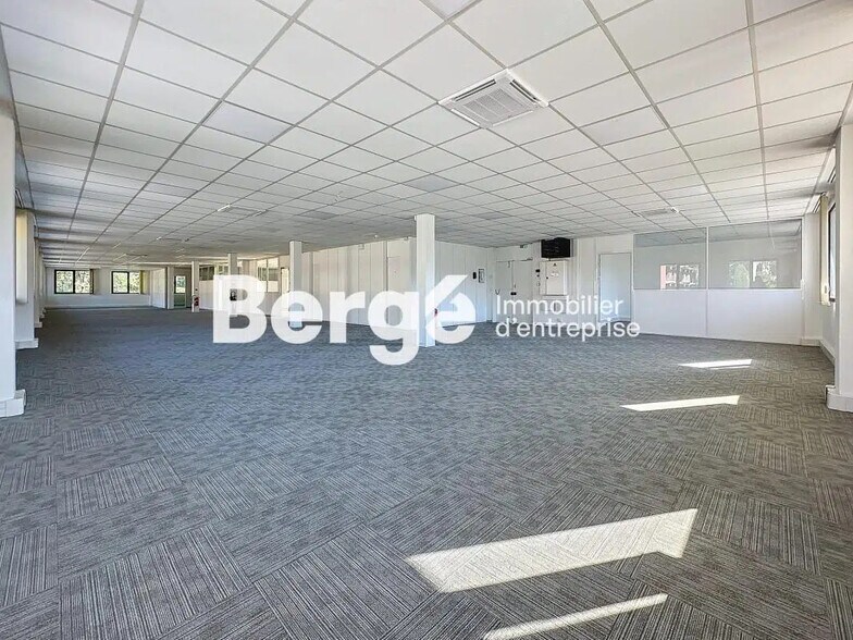 Office in SOPHIA ANTIPOLIS for lease - Building Photo - Image 2 of 12